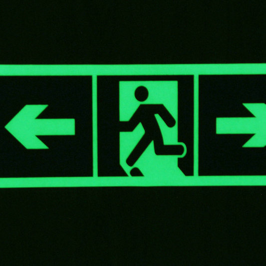 应急灯和指示牌